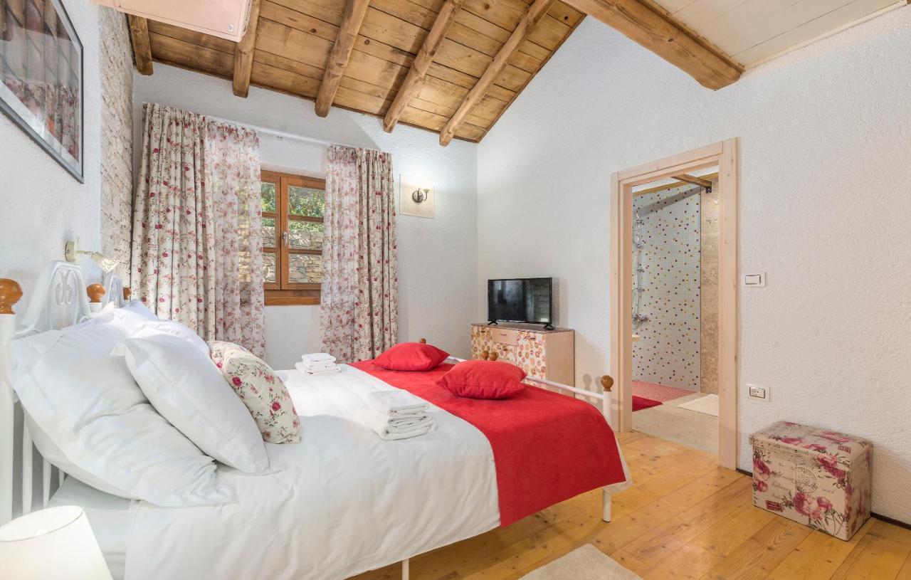 Family Villa Lipica With Private Pool And Jacuzzi Pazin Exterior foto